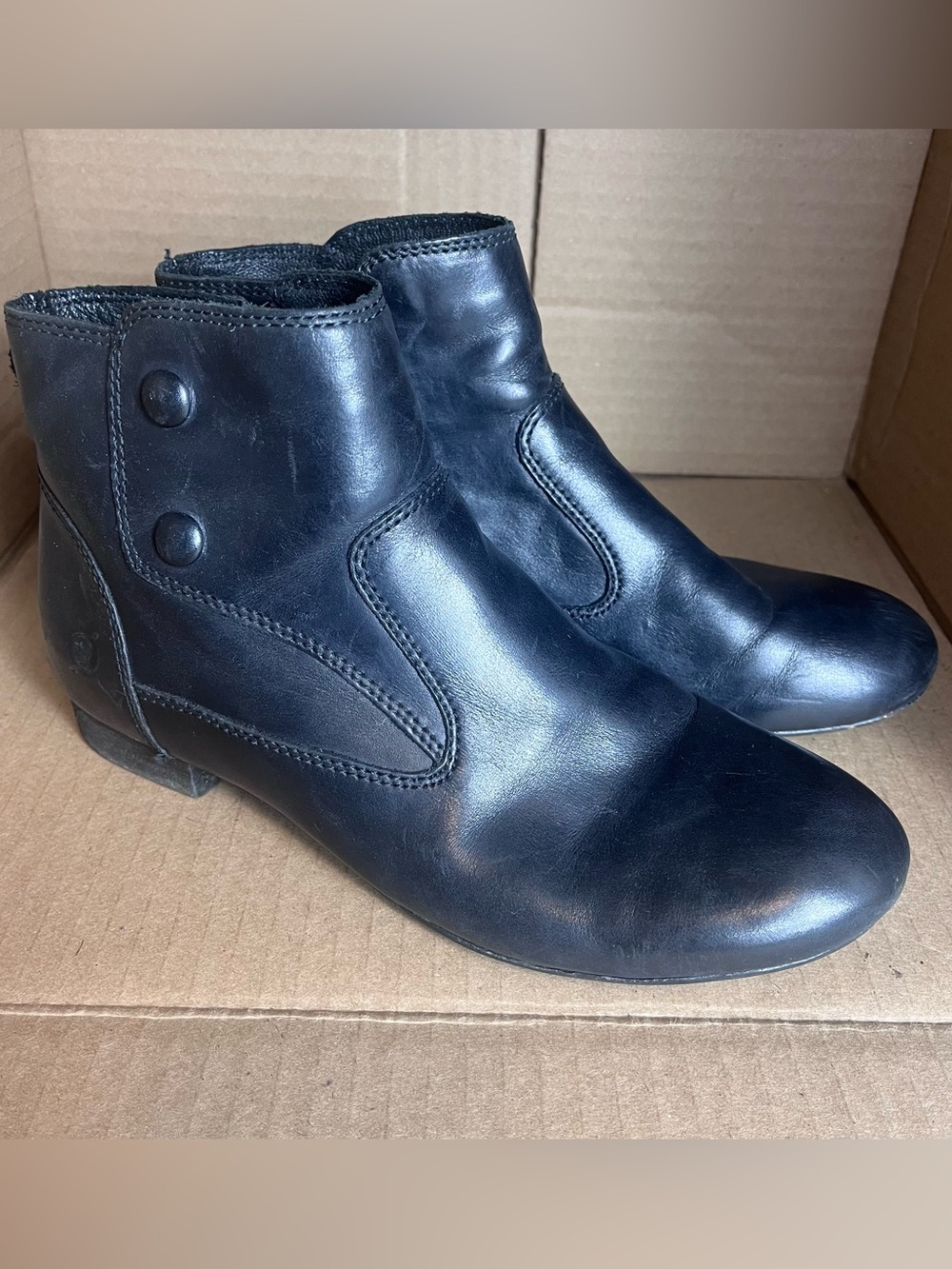 Born Women's Cidney Ankle Boots 6.5 Black Leather Classic Zip Side Chelsea